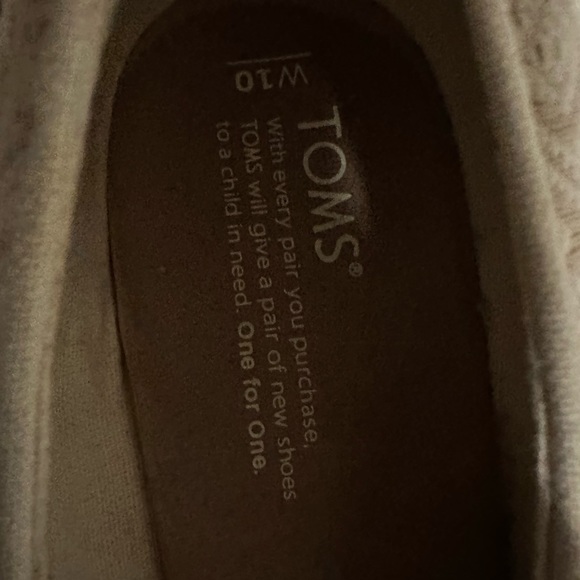 Rarely worn TOMS wedges - Picture 4 of 4